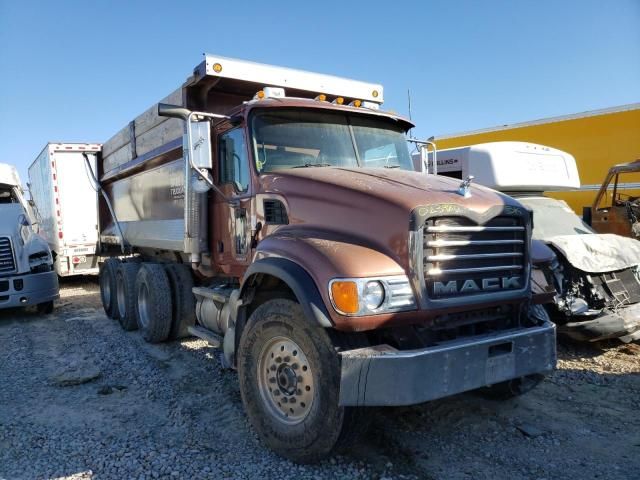 2006 Mack 700 CV700