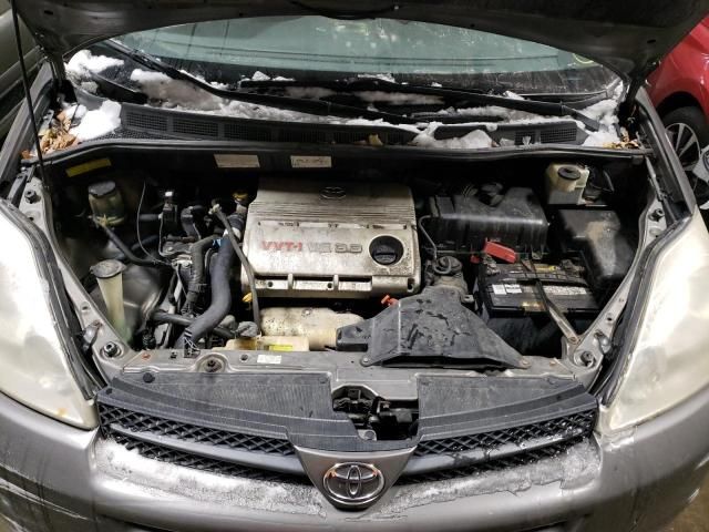 2005 Toyota Sienna CE