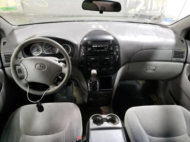 2005 Toyota Sienna CE