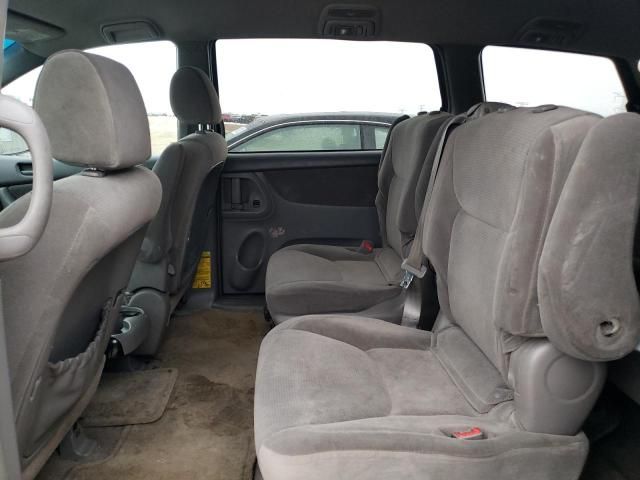 2005 Toyota Sienna CE