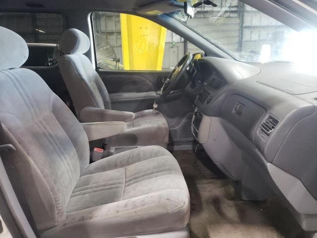 2001 Toyota Sienna LE