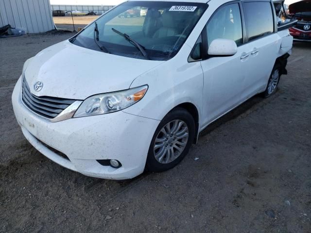 2014 Toyota Sienna XLE