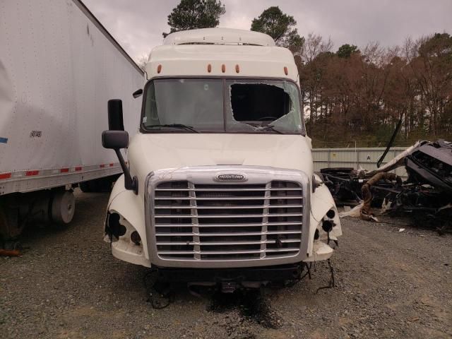 2017 Freightliner Cascadia 113