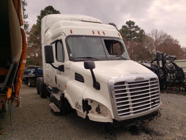 2017 Freightliner Cascadia 113