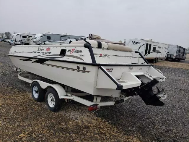 2003 Tracker Boat