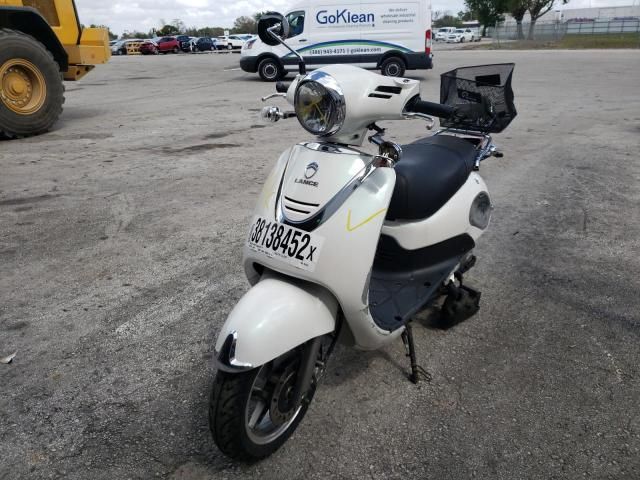 2018 Land Rover Scooter