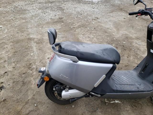 2021 Moped Moped