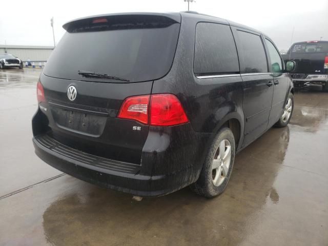 2011 Volkswagen Routan SE