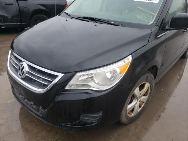 2011 Volkswagen Routan SE