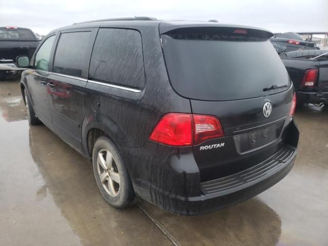 2011 Volkswagen Routan SE