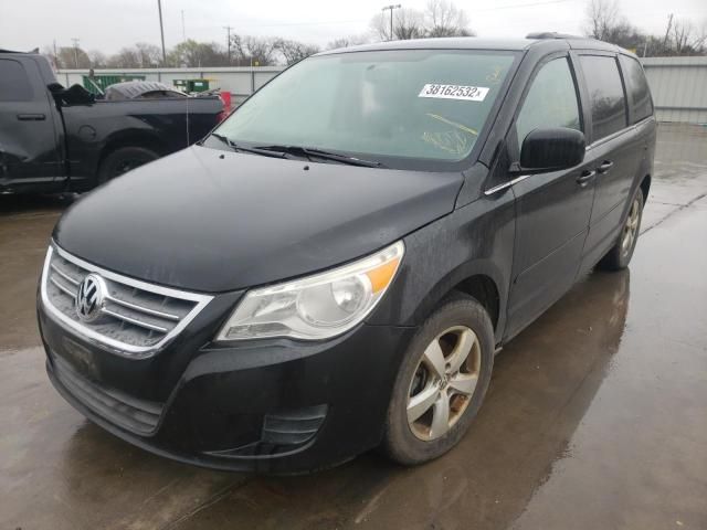 2011 Volkswagen Routan SE