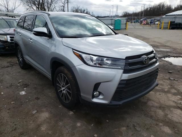 2017 Toyota Highlander SE