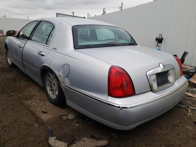 1999 Lincoln Town Car Signature