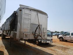 Camiones salvage sin ofertas aún a la venta en subasta: 2011 Trail King Trailer