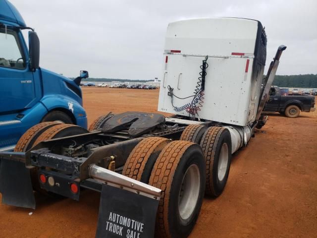 2005 Kenworth Construction W900