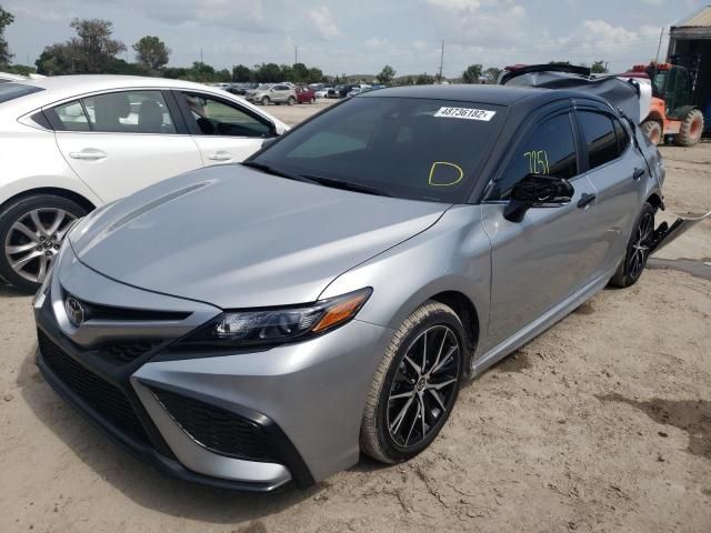 2022 Toyota Camry SE