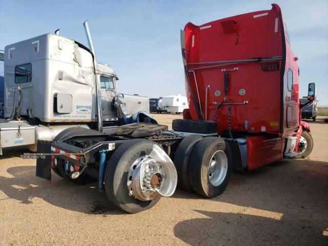 2015 Peterbilt 587