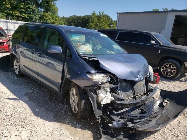 2013 Toyota Sienna LE