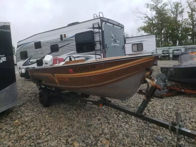 1983 Smokercraft Boat