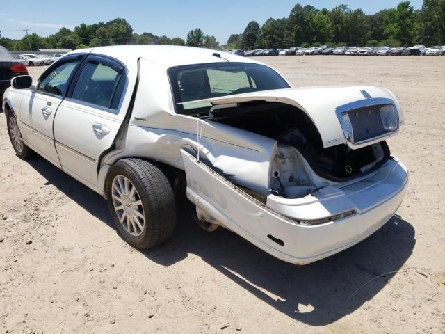 2006 Lincoln Town Car Signature