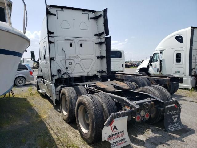 2018 Freightliner Cascadia 126