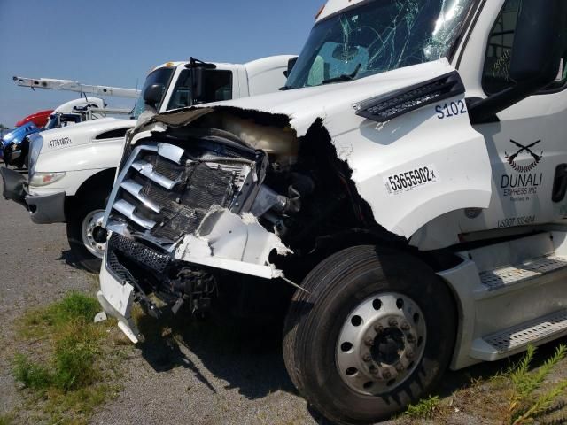 2018 Freightliner Cascadia 126