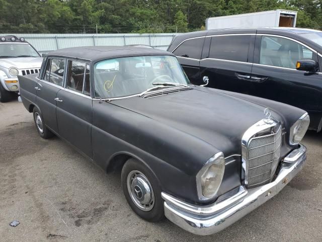 1963 Mercedes-Benz A 220