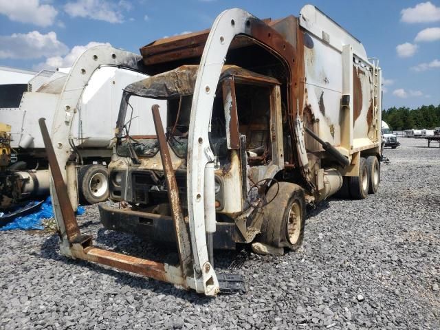 2008 Mack 600 MRU600