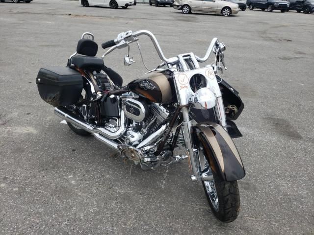 2011 Harley-Davidson FLSTSE2