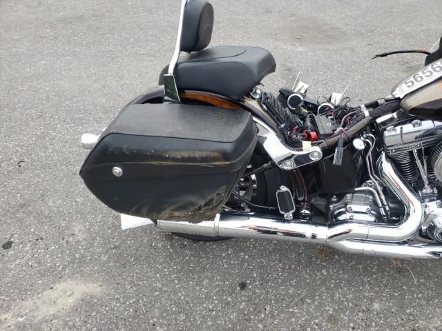 2011 Harley-Davidson FLSTSE2