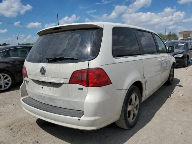 2010 Volkswagen Routan SE