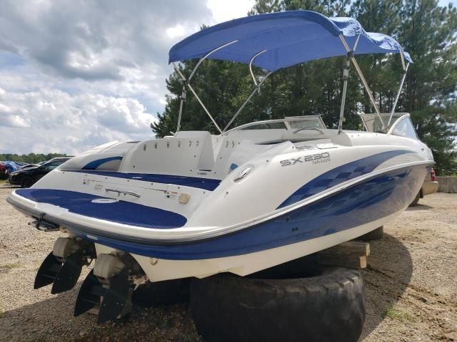 2005 Yamaha Boat