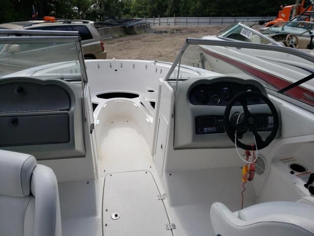 2005 Yamaha Boat