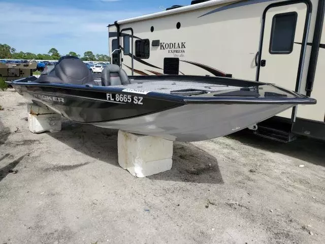 2021 Tracker Boat