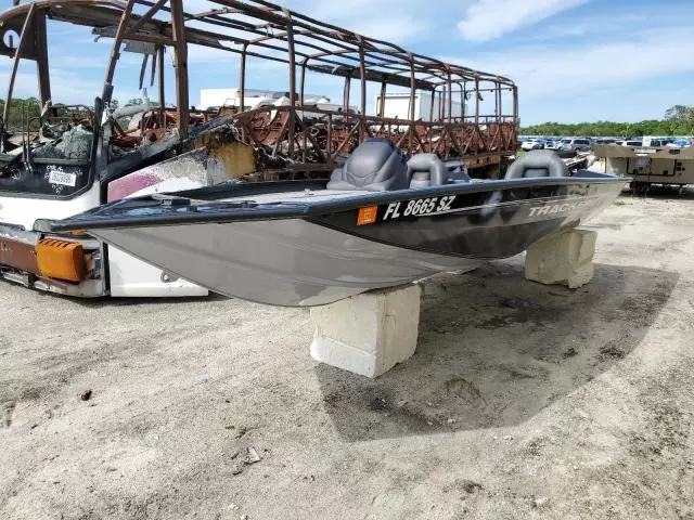 2021 Tracker Boat