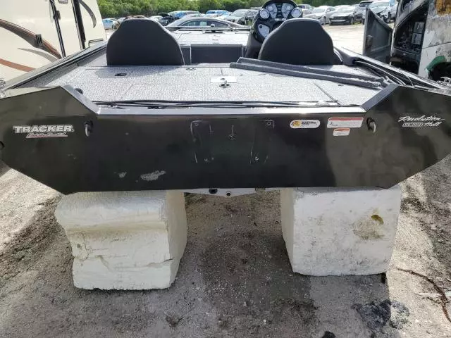 2021 Tracker Boat