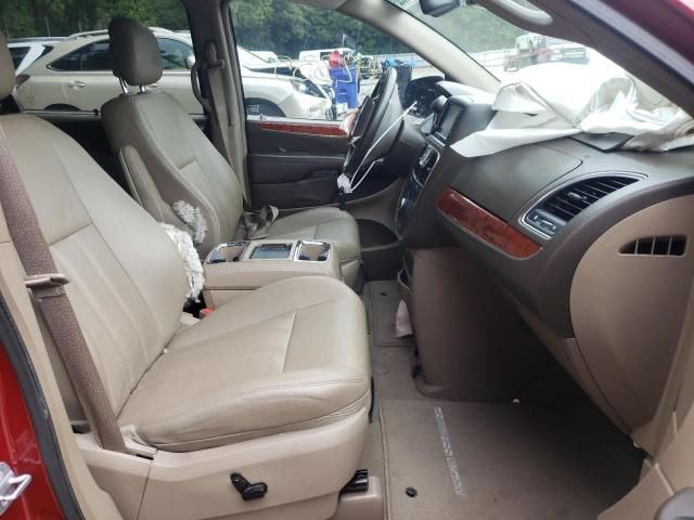 2014 Chrysler Town & Country Touring L