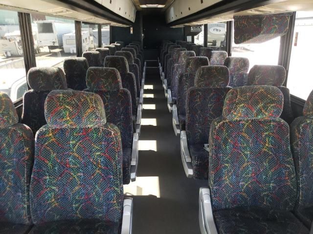 2003 Mci (les Auto Bus) 2003 Motor Coach Industries Transit Bus