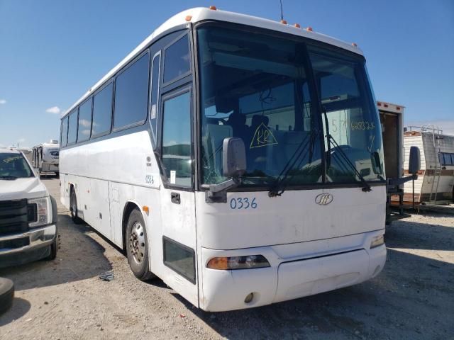 2003 Mci (les Auto Bus) 2003 Motor Coach Industries Transit Bus