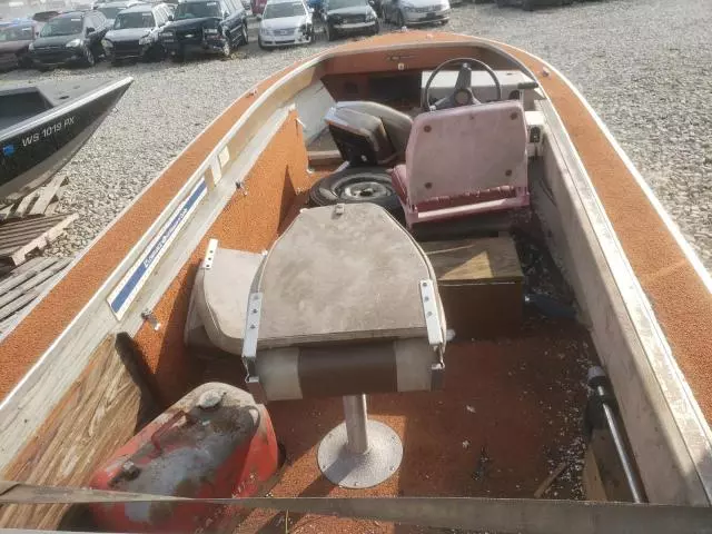 1983 Smokercraft Boat