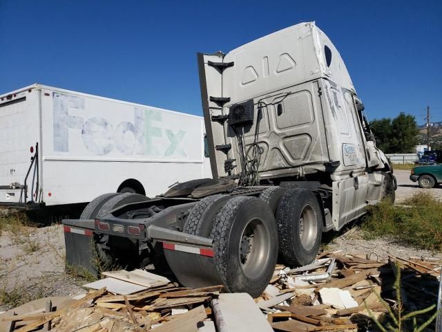 2022 Freightliner Cascadia 126