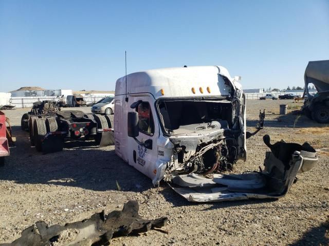 2013 Freightliner Cascadia 125