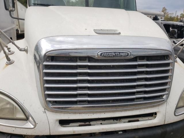 2005 Freightliner Conventional Columbia