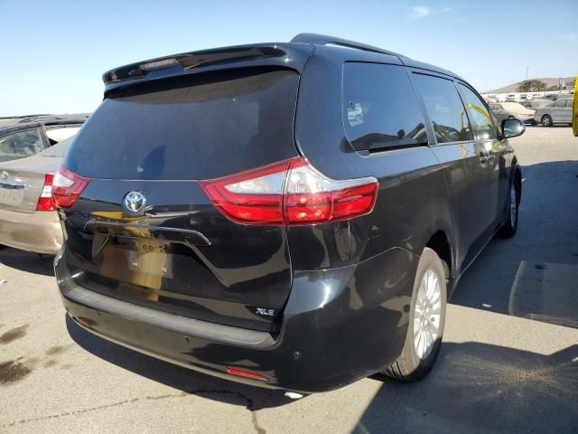 2017 Toyota Sienna XLE