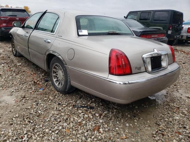 2002 Lincoln Town Car Signature