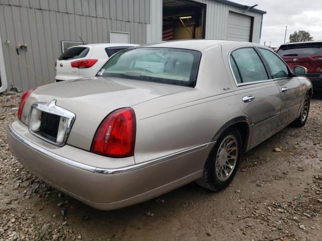 2002 Lincoln Town Car Signature