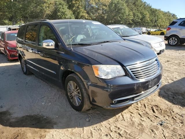 2013 Chrysler Town & Country Touring L