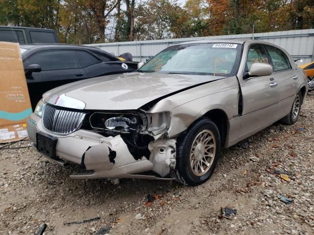 2002 Lincoln Town Car Signature