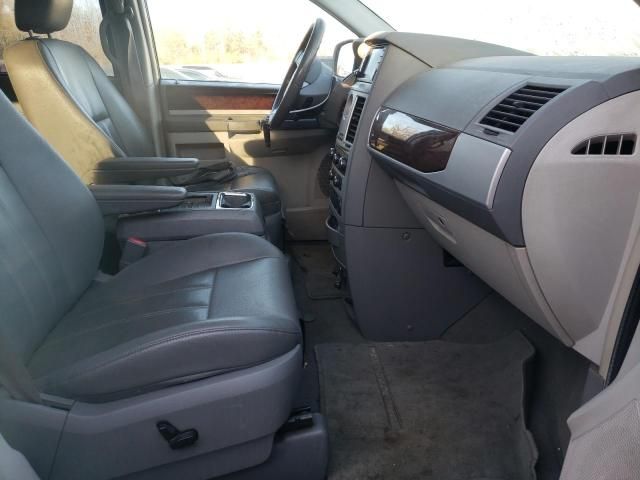 2010 Chrysler Town & Country Touring