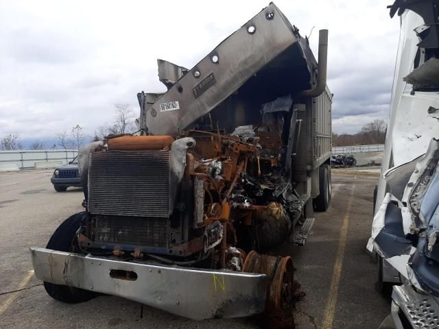 1993 Freightliner Conventional FLD120